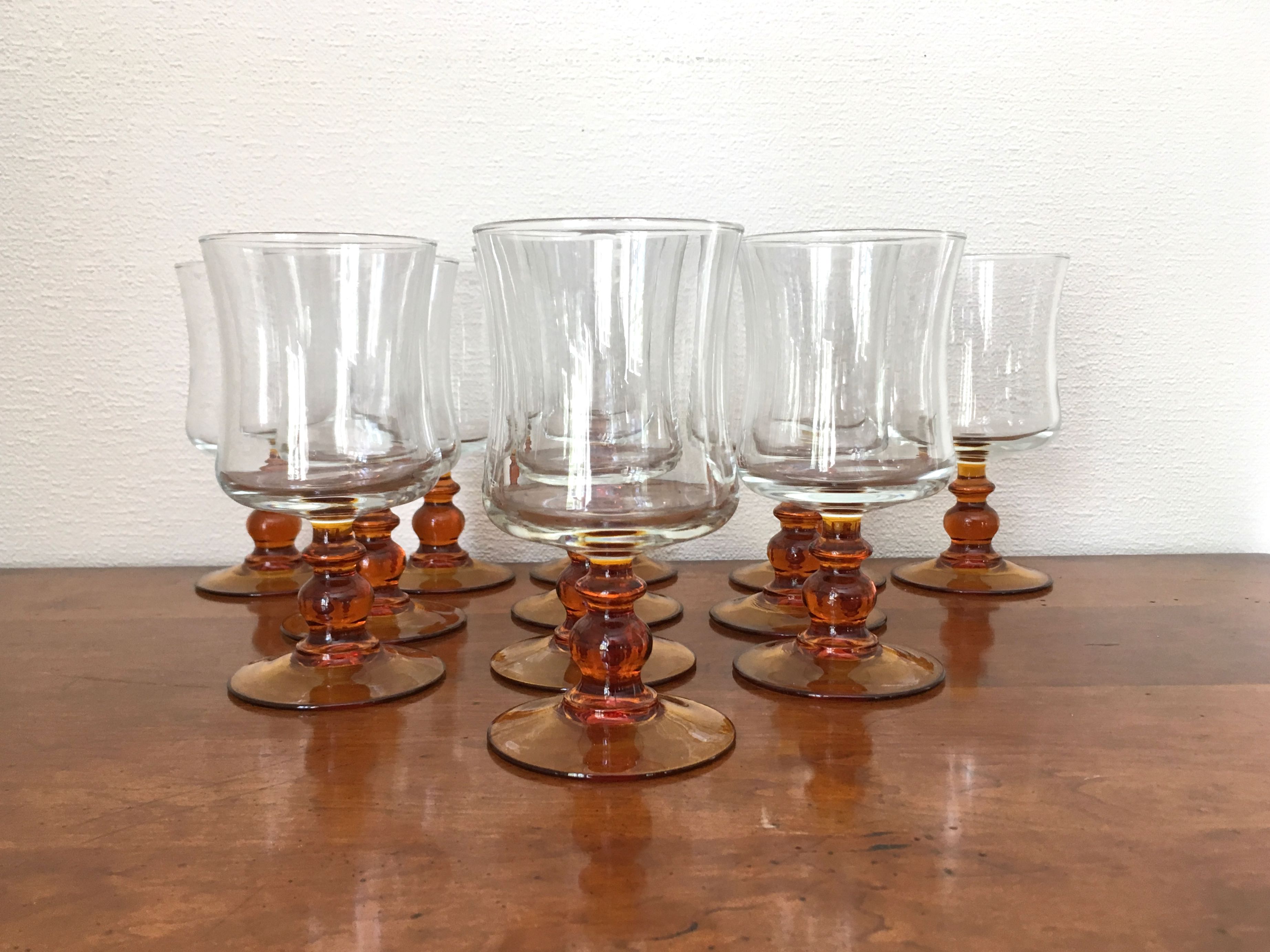 Set de 12 verres à vin vintage