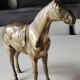 Sculpture Cheval vintage en position d arrêt/observation, en laiton massif. 23 x 19 cm