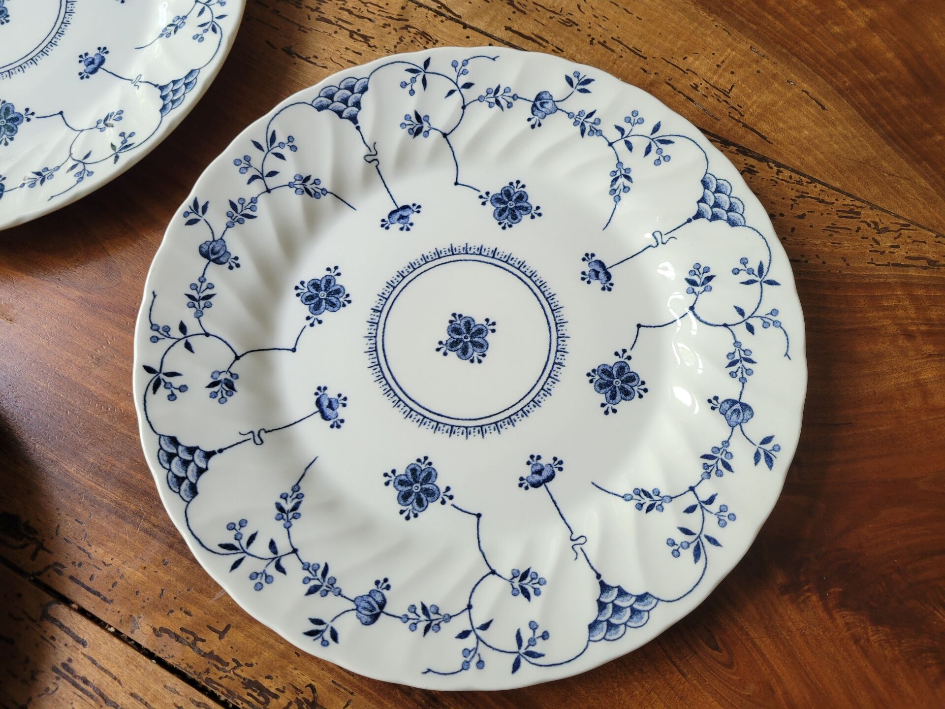 6 assiettes plates Queen's England vers 1970