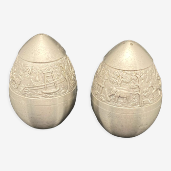 Salière et poivrière métal en forme d'œuf motif campagne asiatique