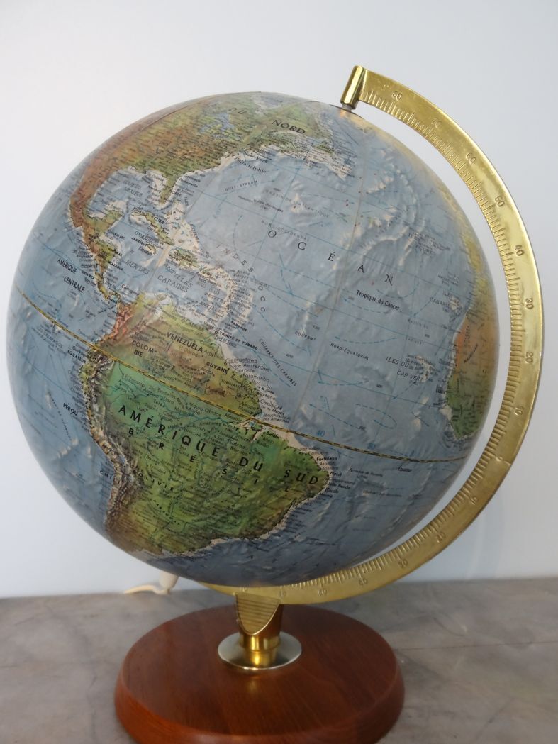 Globe Earth 50/60 foot wooden