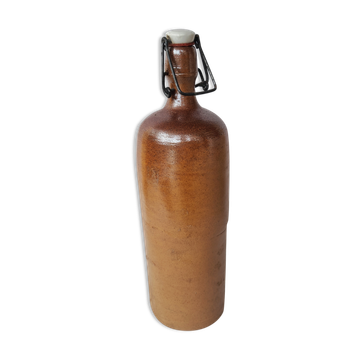 Bouteille en grès