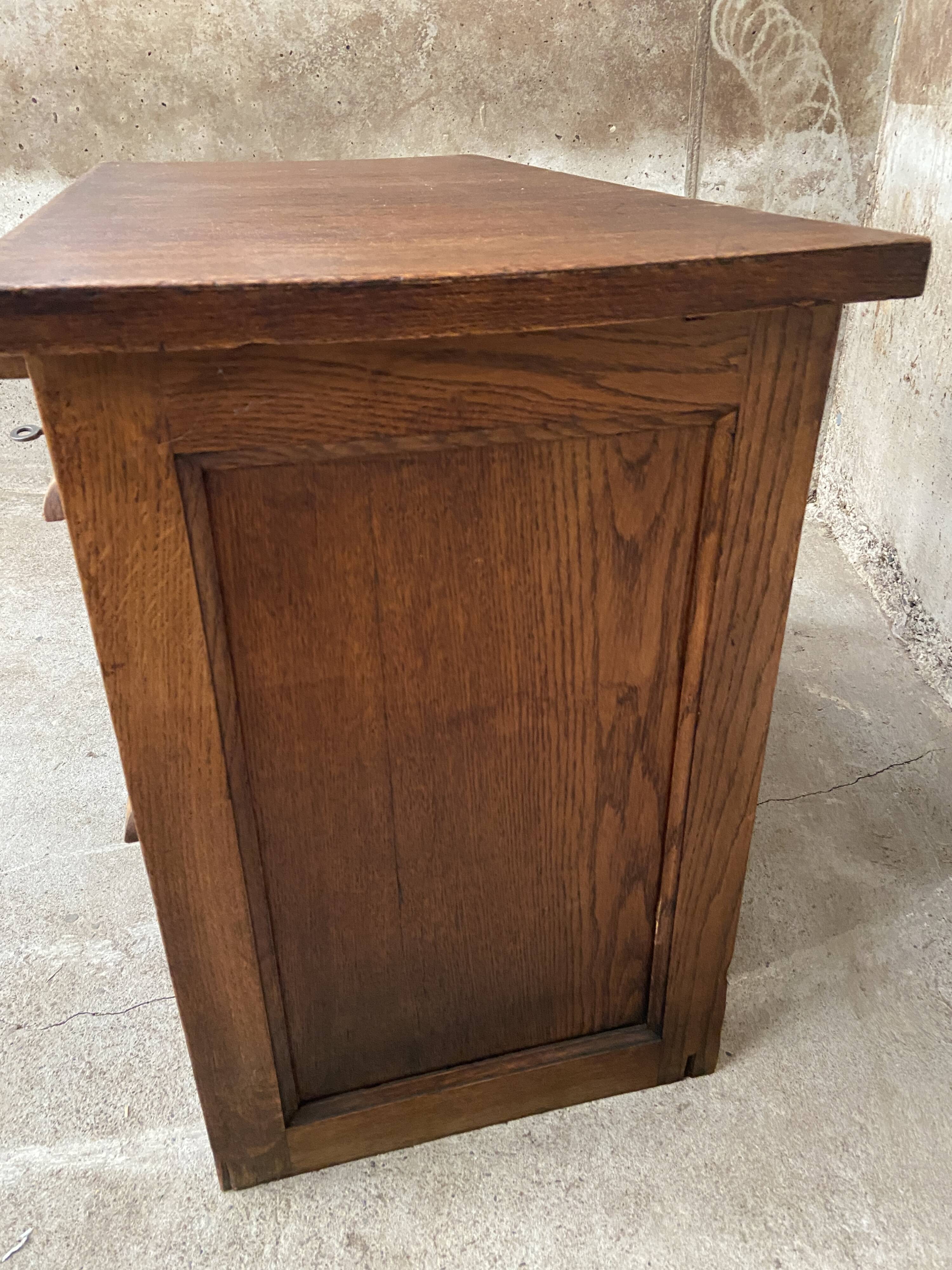 Small administrative style desk american style vintage 1950 oak