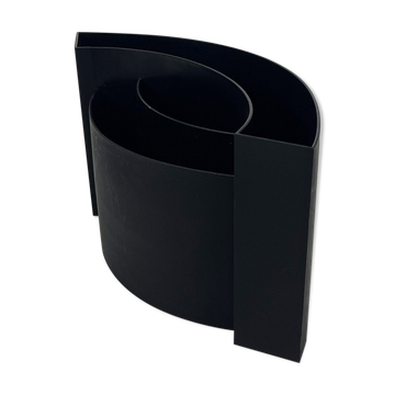 Magazine holder