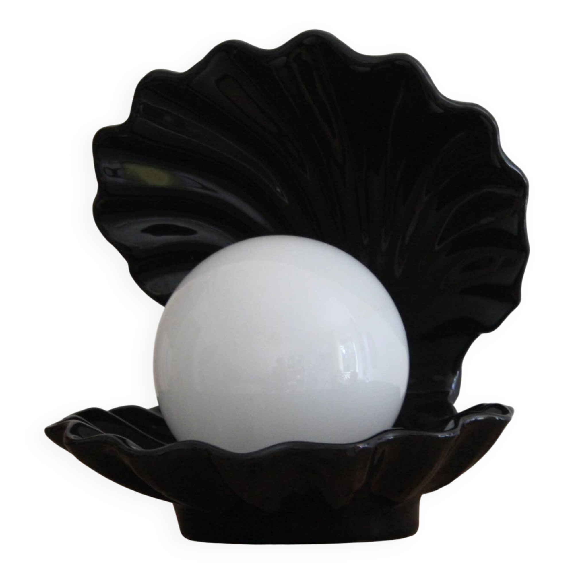 Shell lamp in ceramic and opaline
