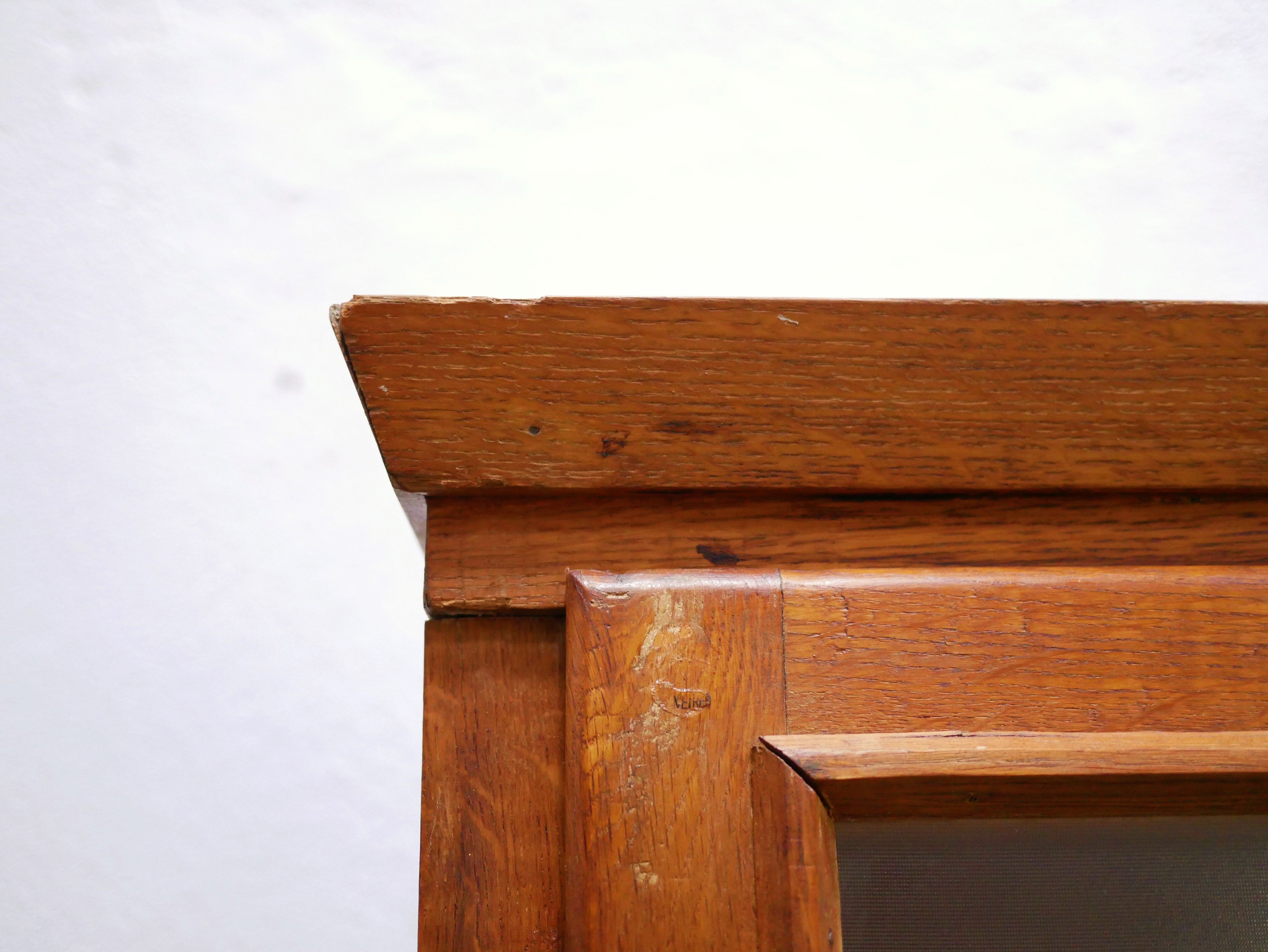 Bibliothèque vitrée vintage en bois
