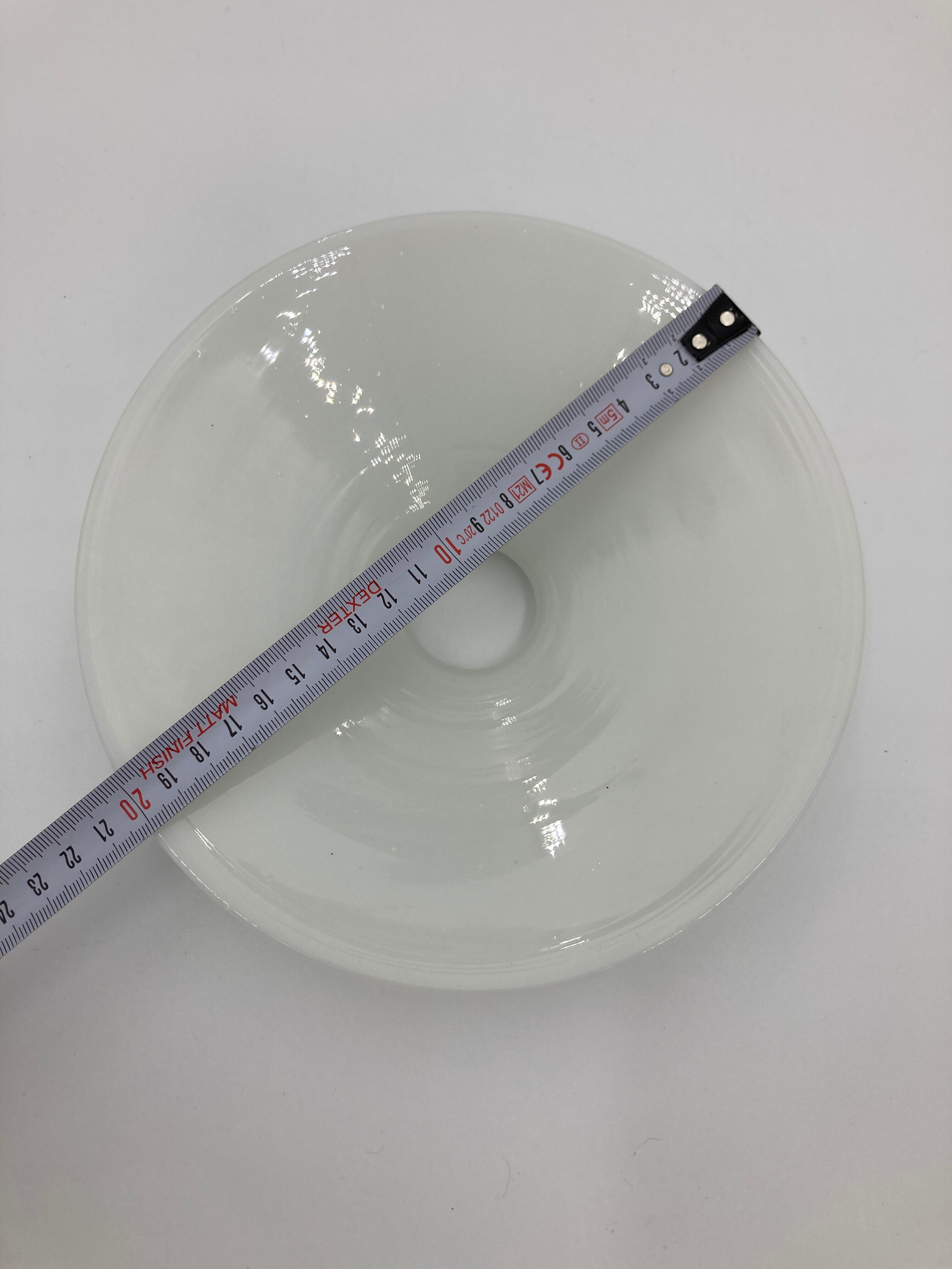 Small white opaline 20 cm