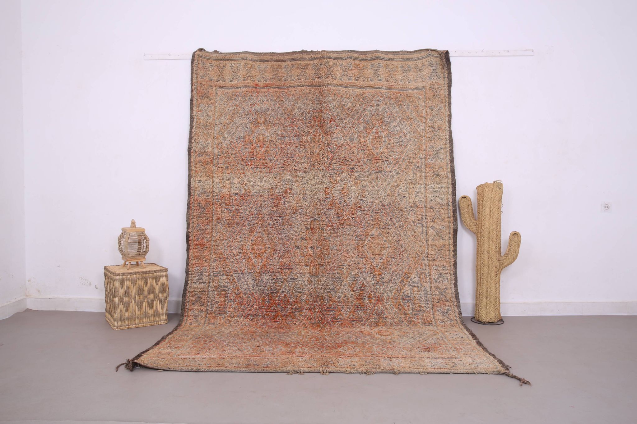 Peach Vintage Moroccan Rug 203 x 302 cm - Berber Wool Rug - Handmade Rug