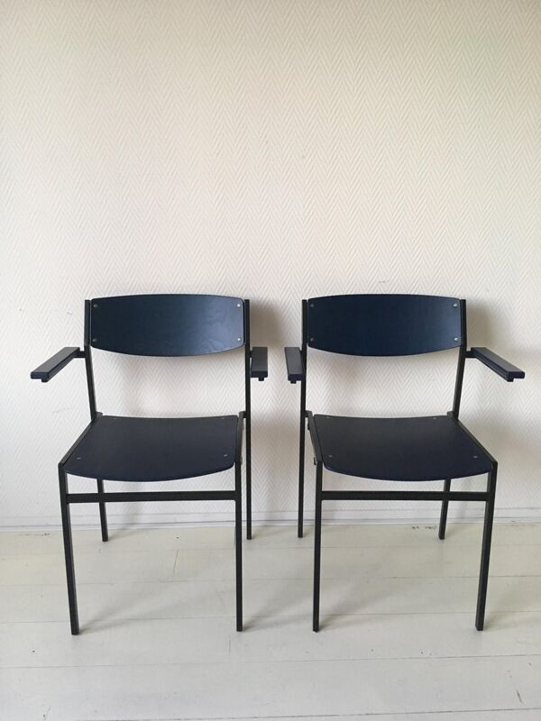 4 fauteuils empilables minimalistes en métal bleu et contreplaqué par Gijs van der Sluis