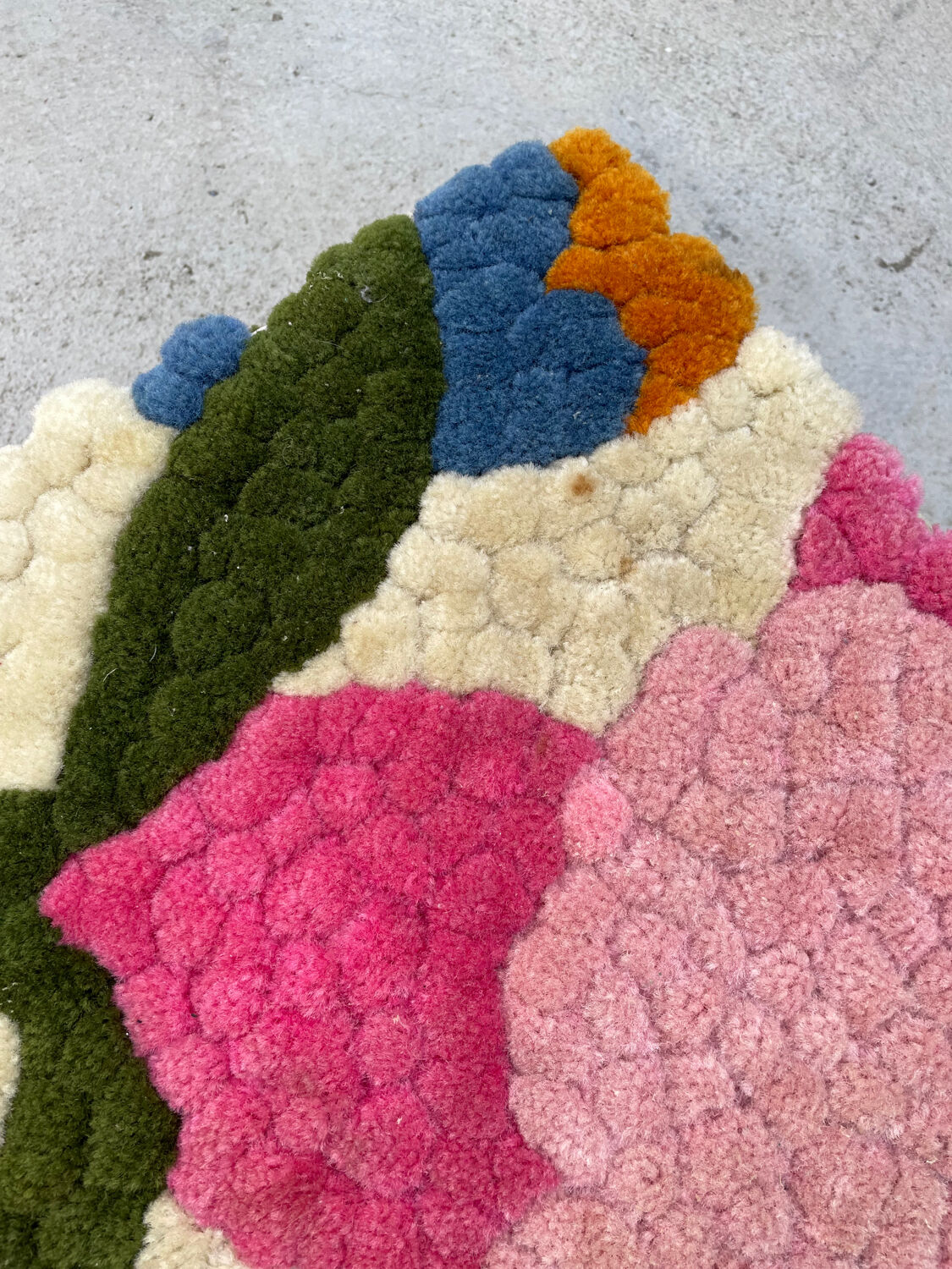 80s floral rug handmade tapitouf in pieces