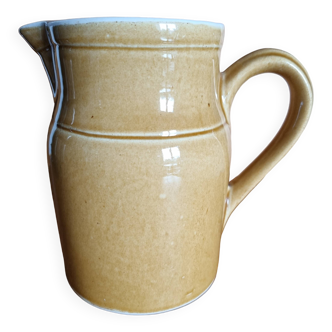 Vintage enameled stoneware pitcher 1L