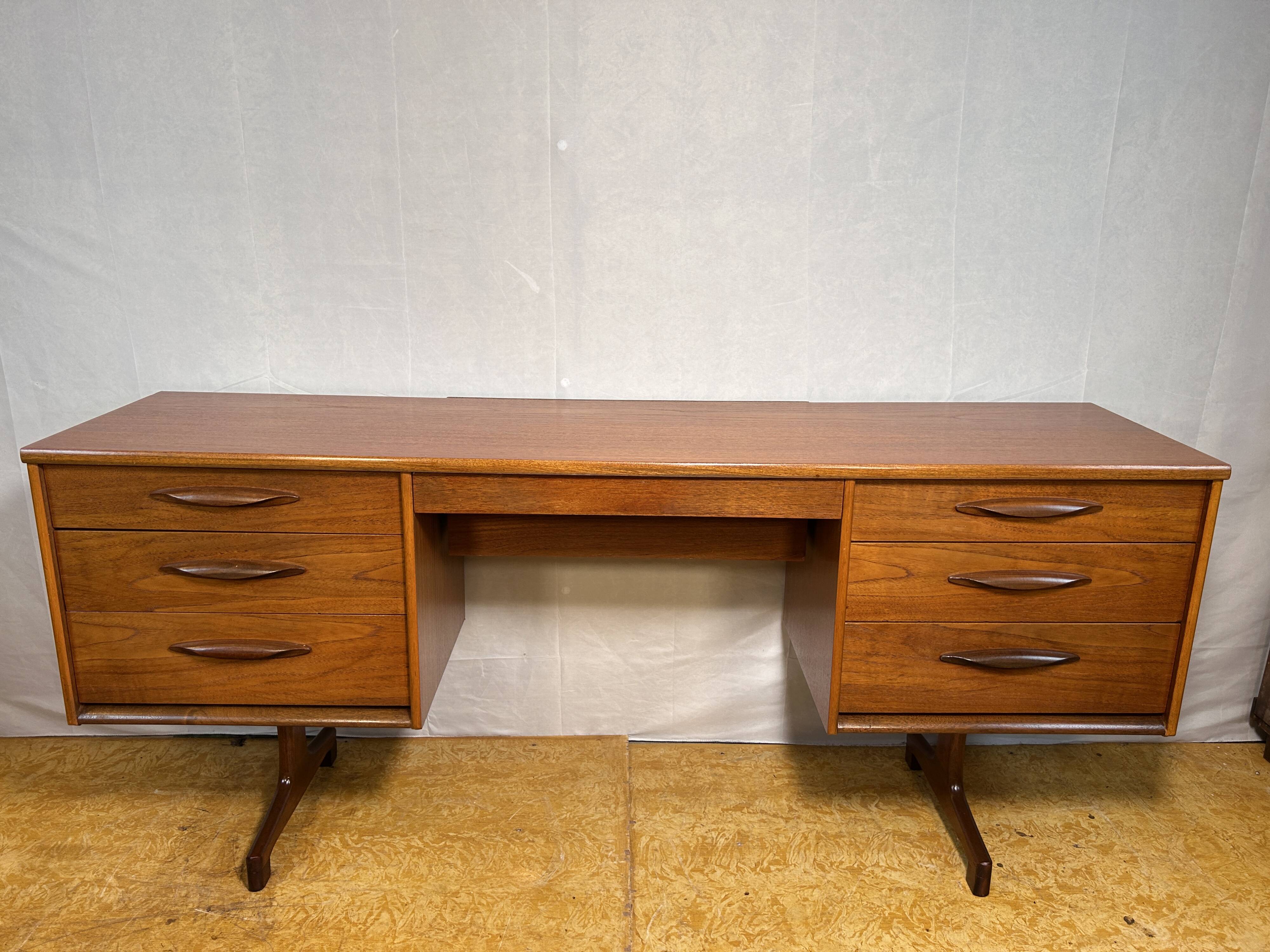 Mid-Century Retro Vintage Teak Desk by Austinsuite – 1960