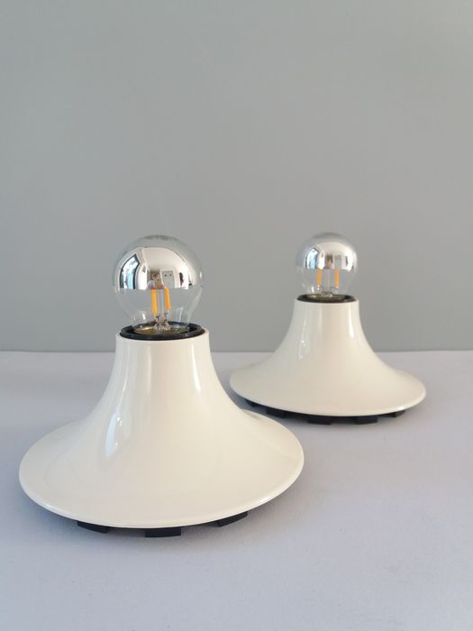 Pair of artemide "Teti" sconce by Vico Magistretti