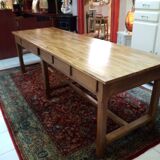 Farm table