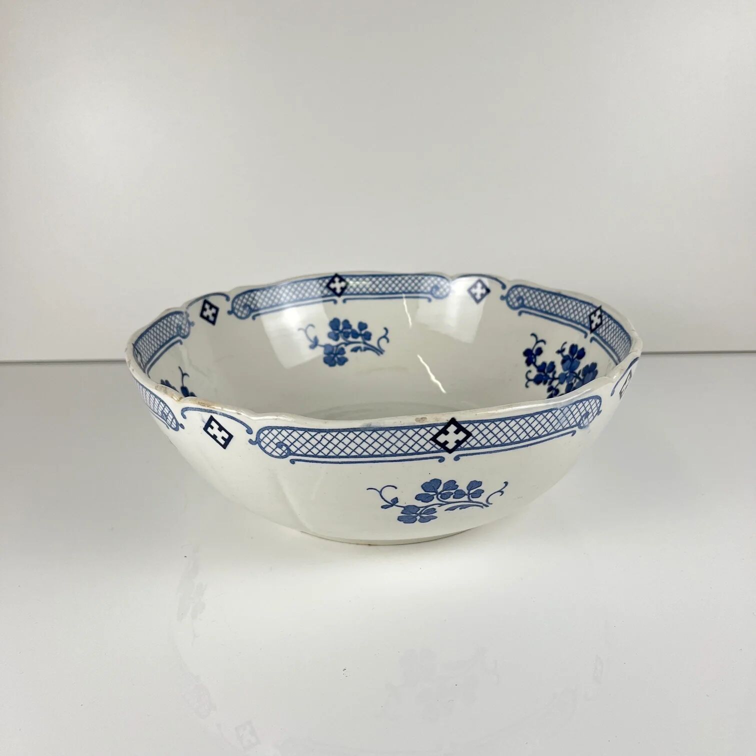 Saladier Terre de Fer KG Lunéville, modele "Jane", bleu, 1890-1915