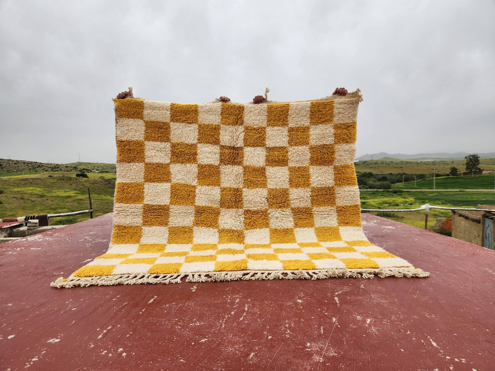 Beni Ouarain checkerboard rug 186x178 cm – Thick wool – Ochre chess pattern