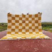 Beni Ouarain checkerboard rug 186x178 cm – Thick wool – Ochre chess pattern