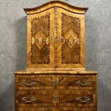 Muséal curved Baroque cabinet with secrets Louis XIV period in precious wood marquetry around 1700