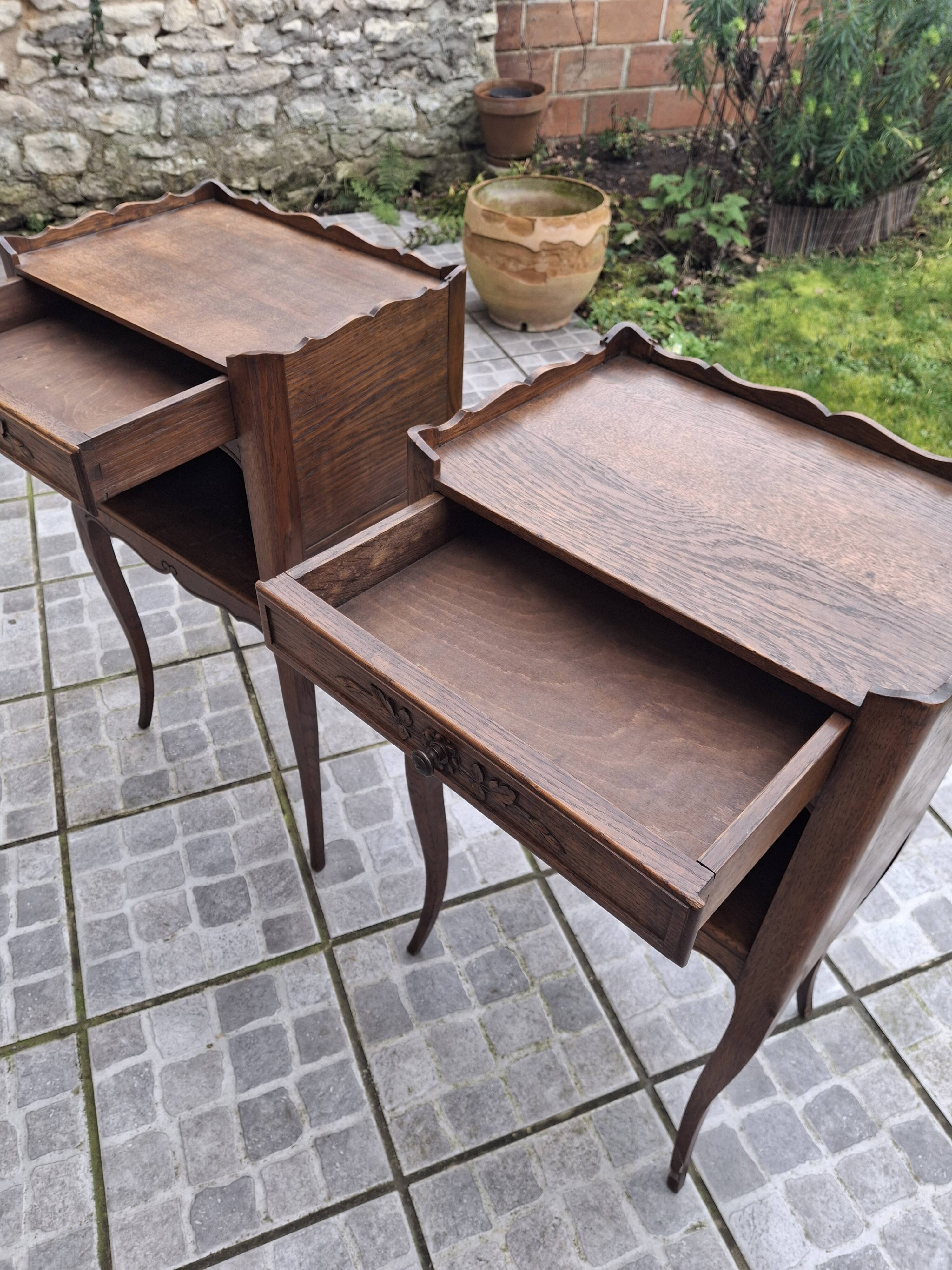 Set of 2 bedside tables