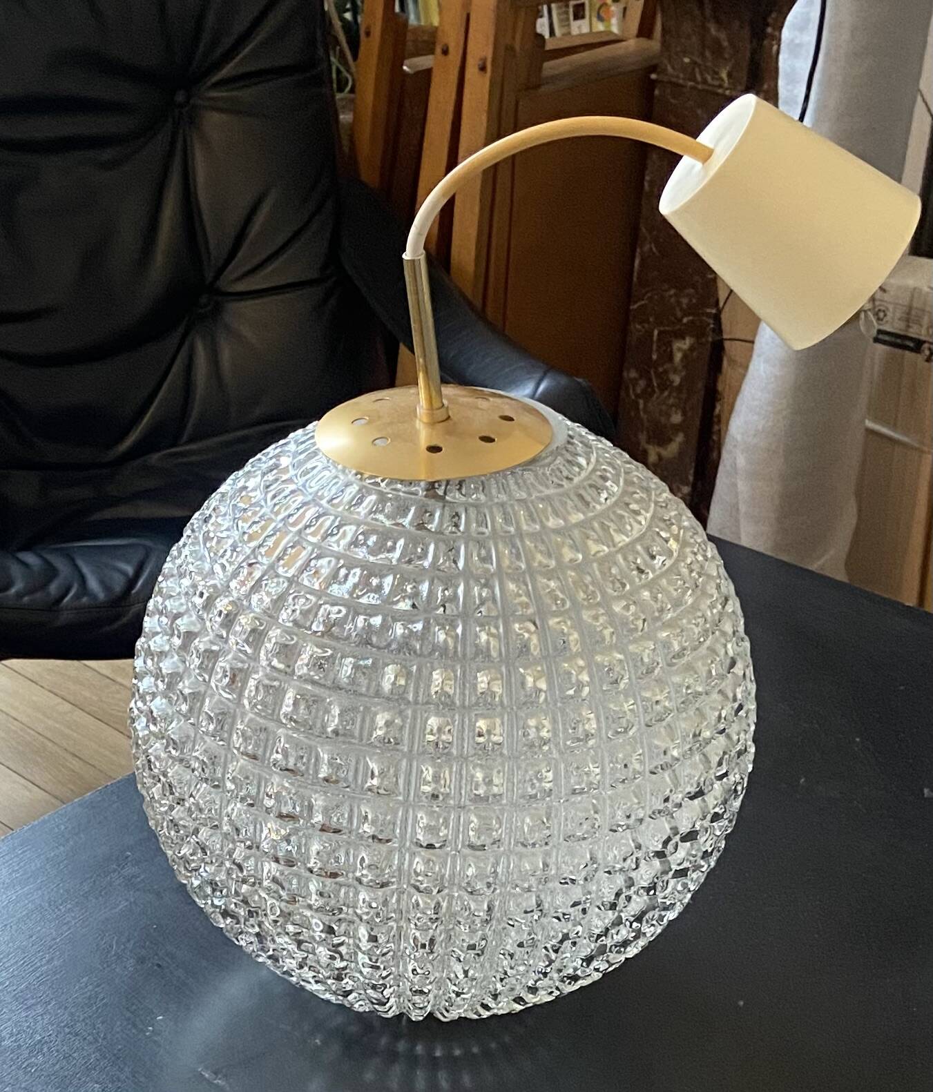 Lampe suspension 1960, boule holophane