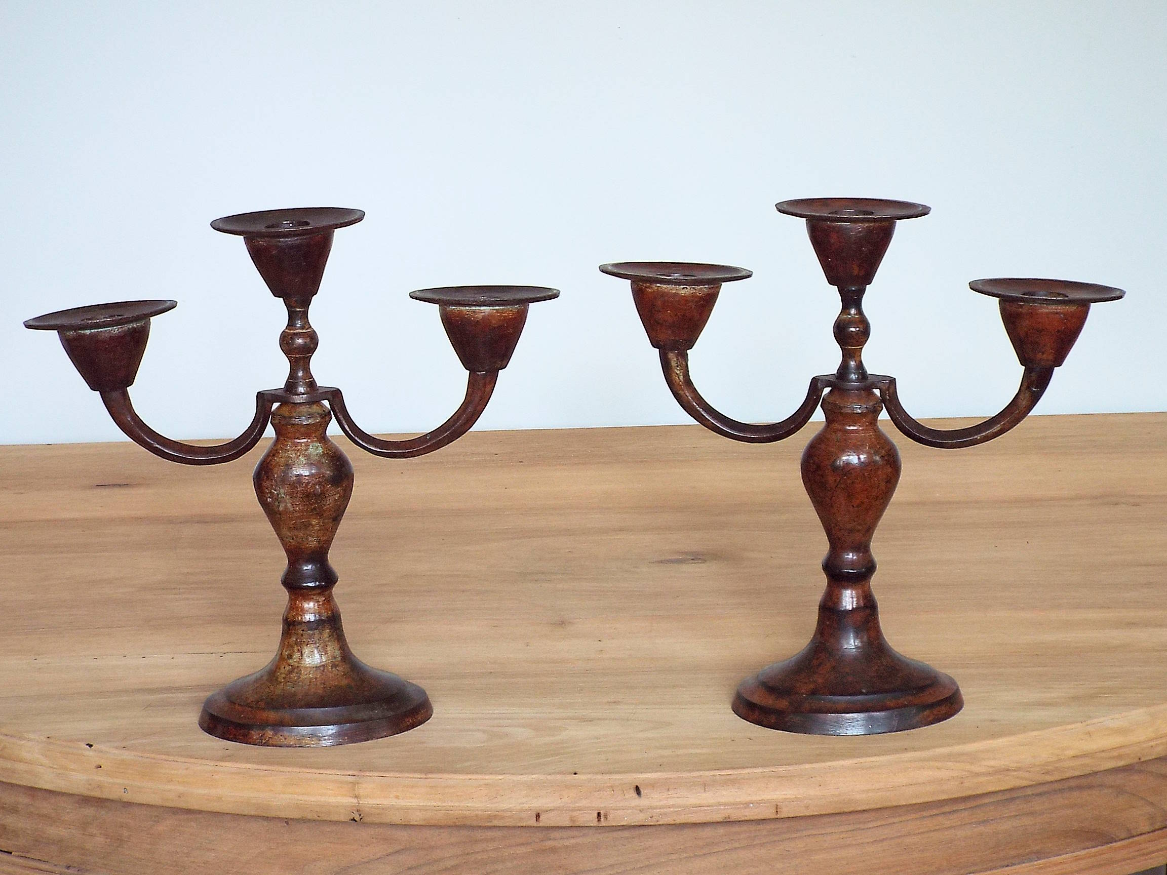 Pair of candlesticks in bronze