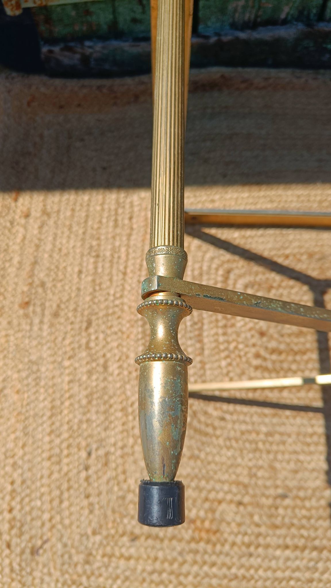 Table basse en marbre et laiton, style Maison Jansen, années 1970