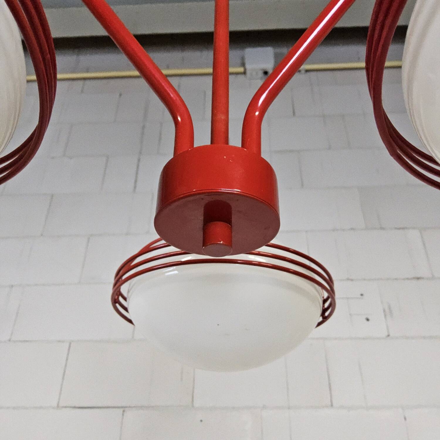 Lampe pendentif vintage rouge de l'ère spatiale / lustre (Stilnovo) Sputnik