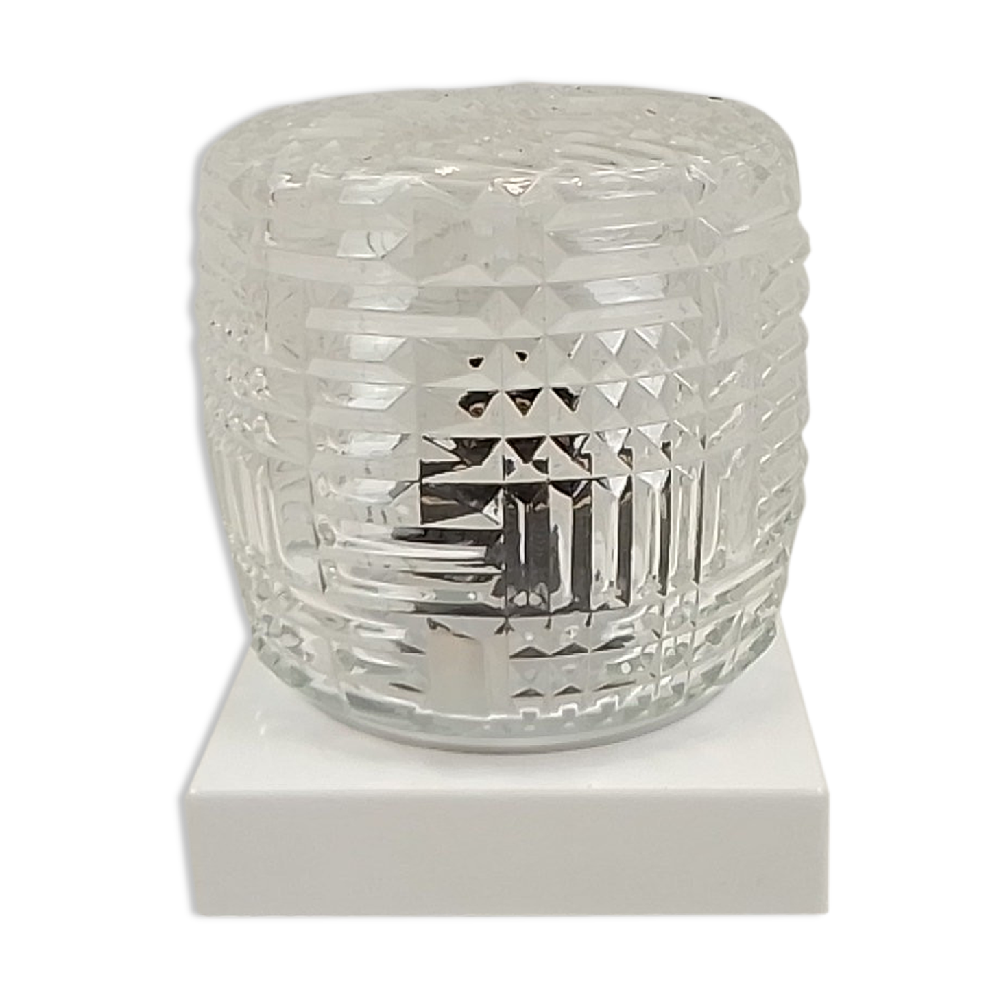 Glass wall or ceiling lamp and plastic base