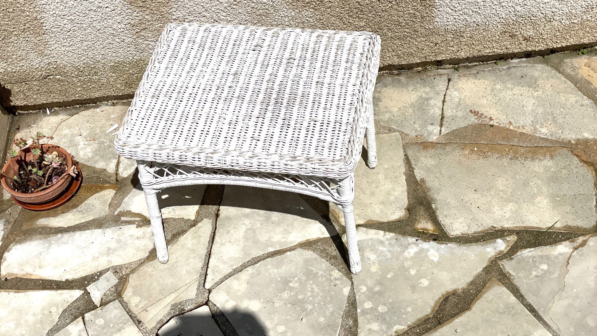 Table basse de jardin rotin vintage