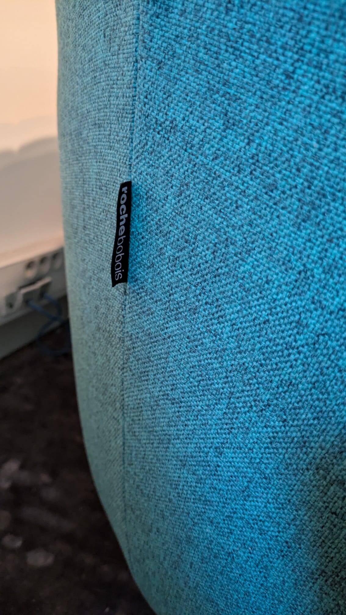 3-seater sofa ODEA 2, designed by Roberto Tapinassi and Maurizio Manzoni.