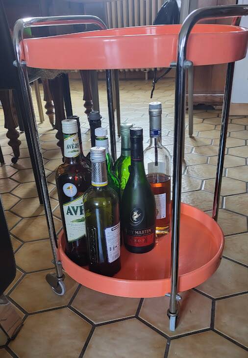 Chariot bar orange vintage
