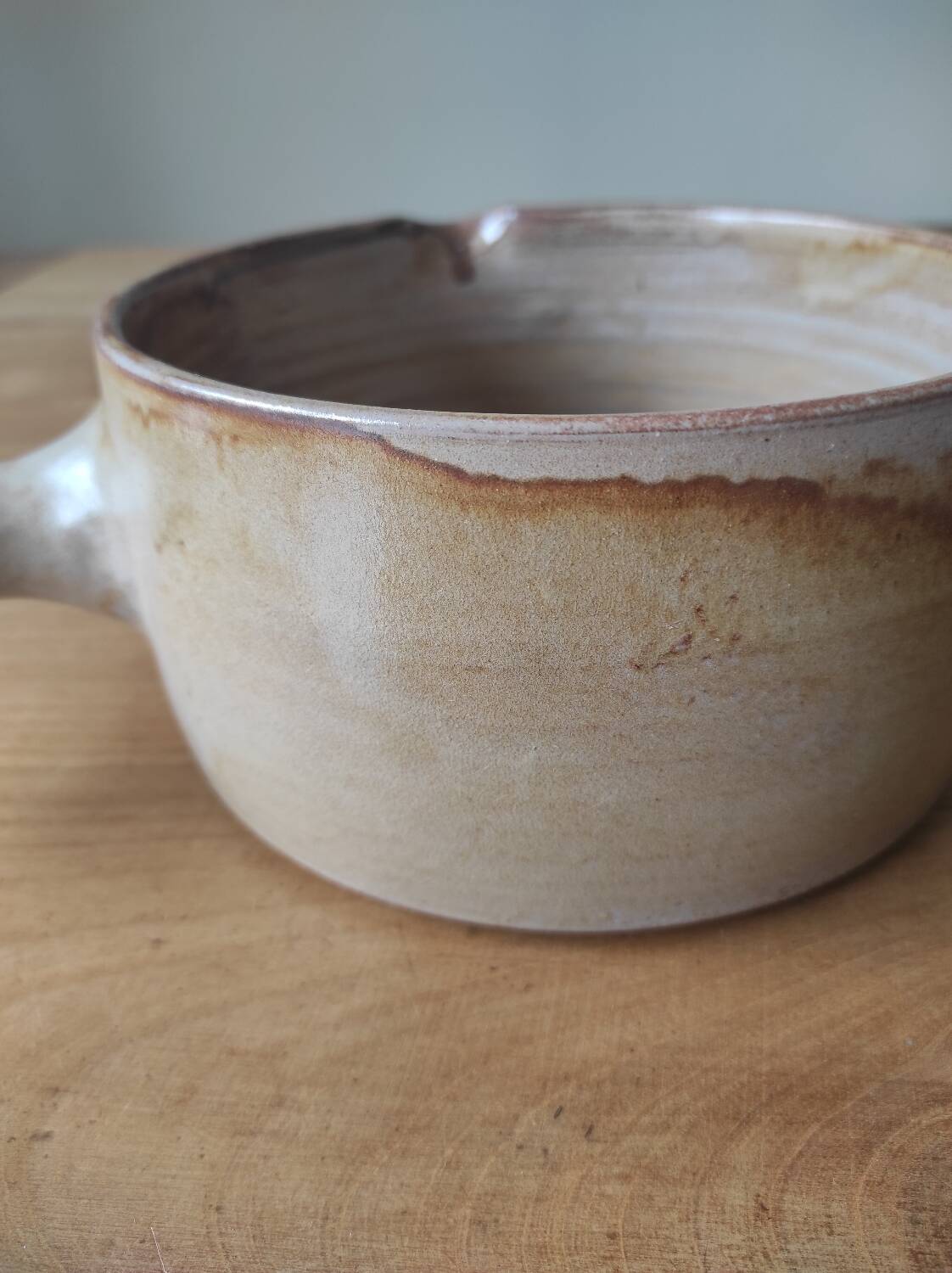 Glazed stoneware fondue pot