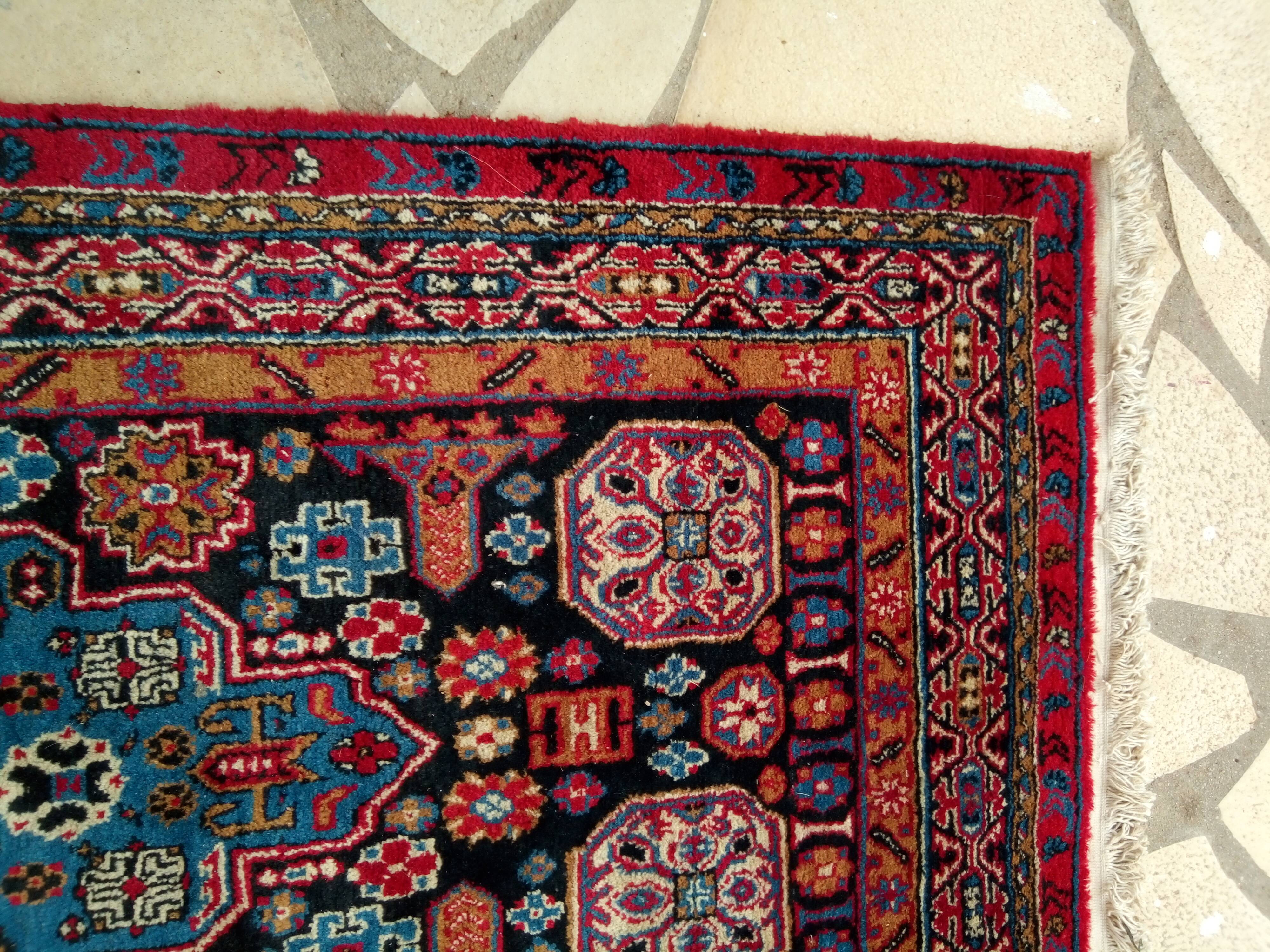 Old oriental rug made hands. 181 x 90cm