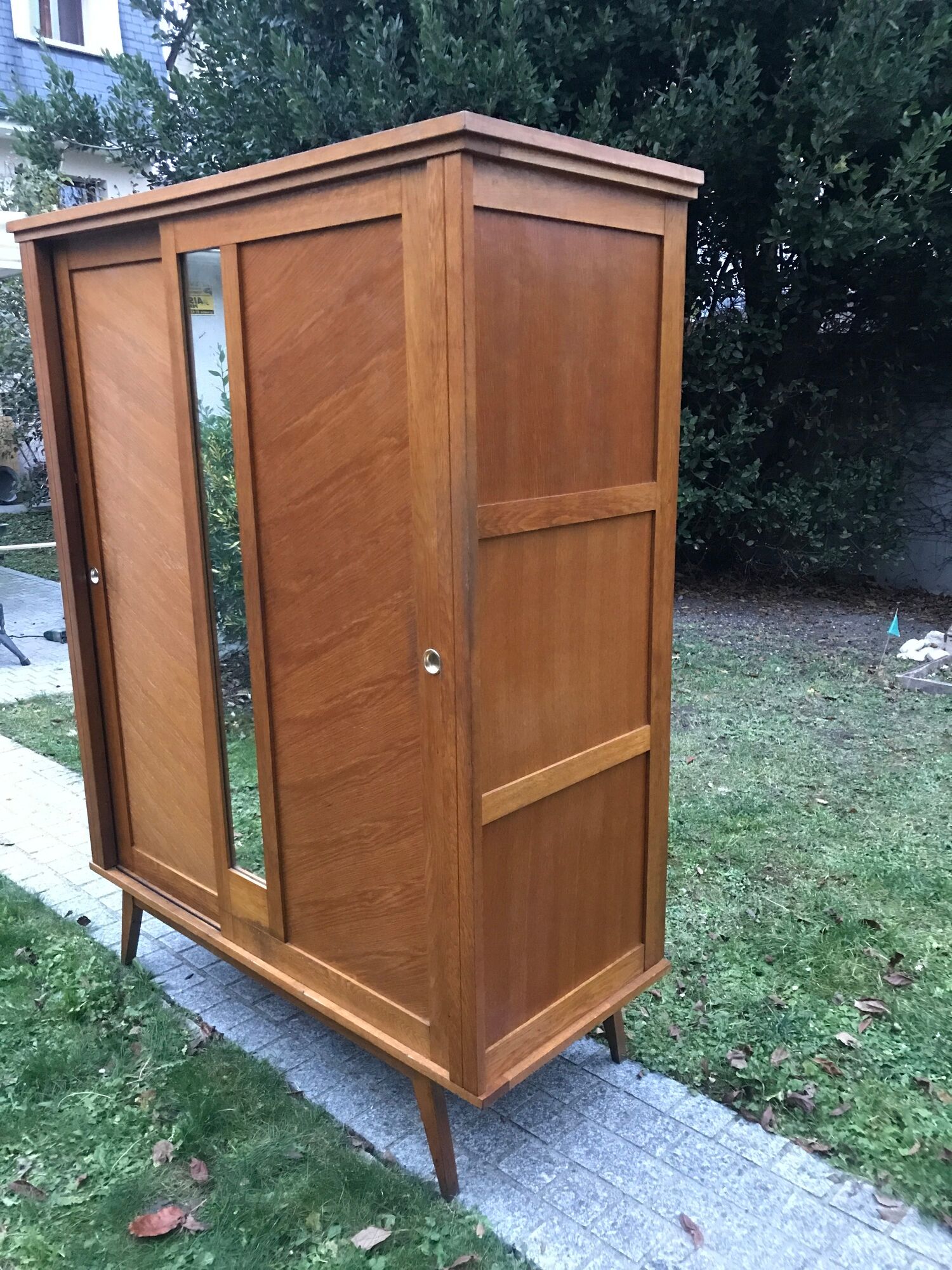 Feet compass vintage 1950 wardrobe sliding doors