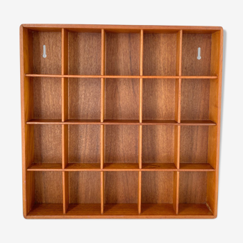 Locker wall shelf