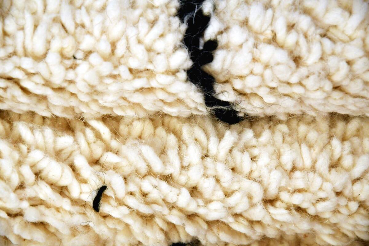 Beni Ouarain diamond rug New