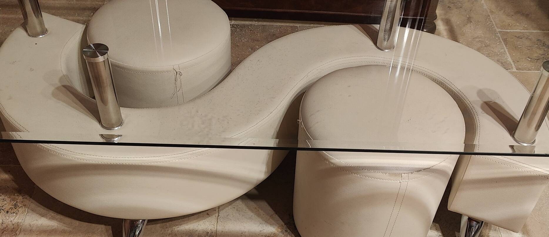 Table basse design yin yang + poufs