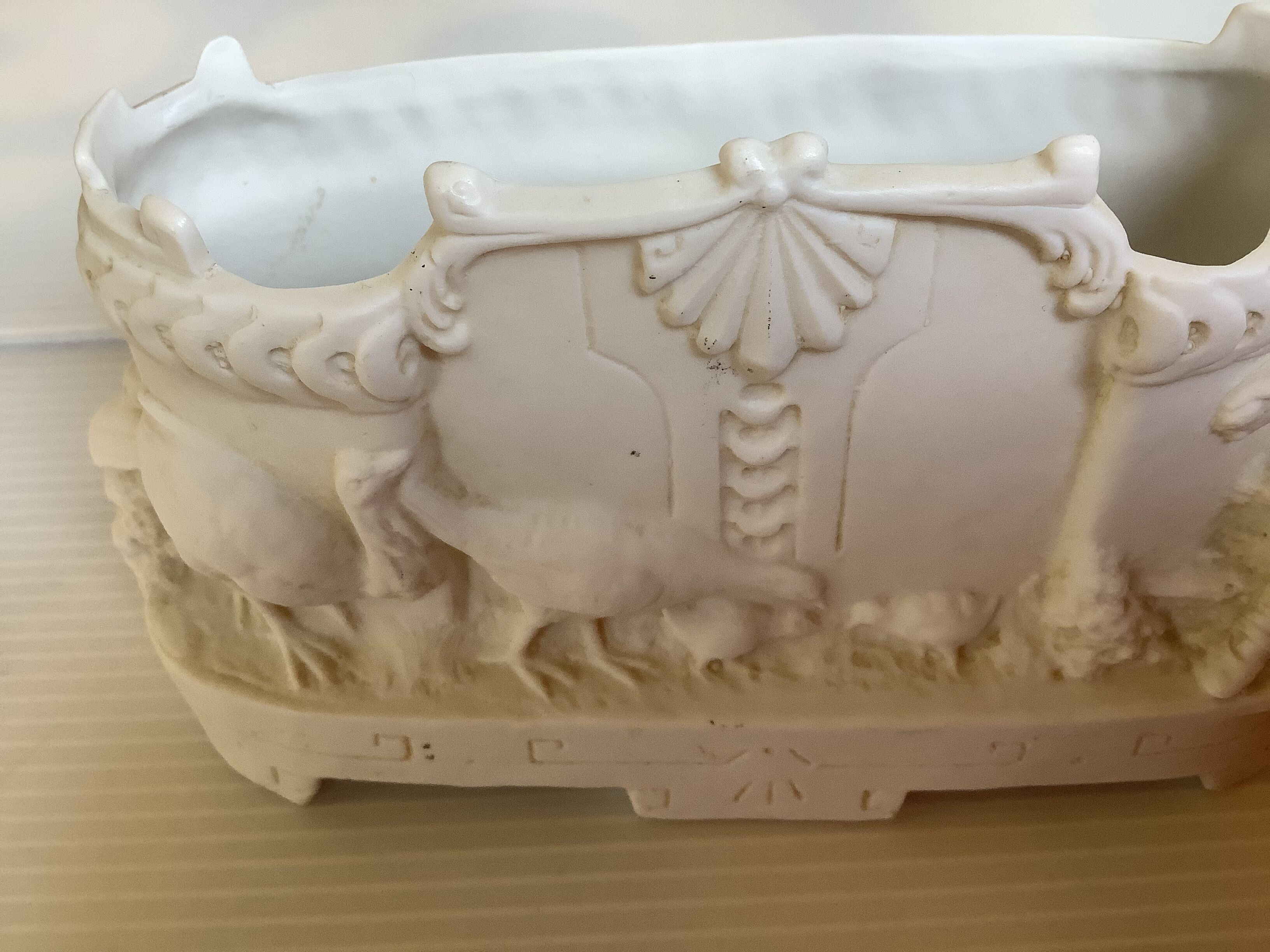 Pair old mini biscuit planters