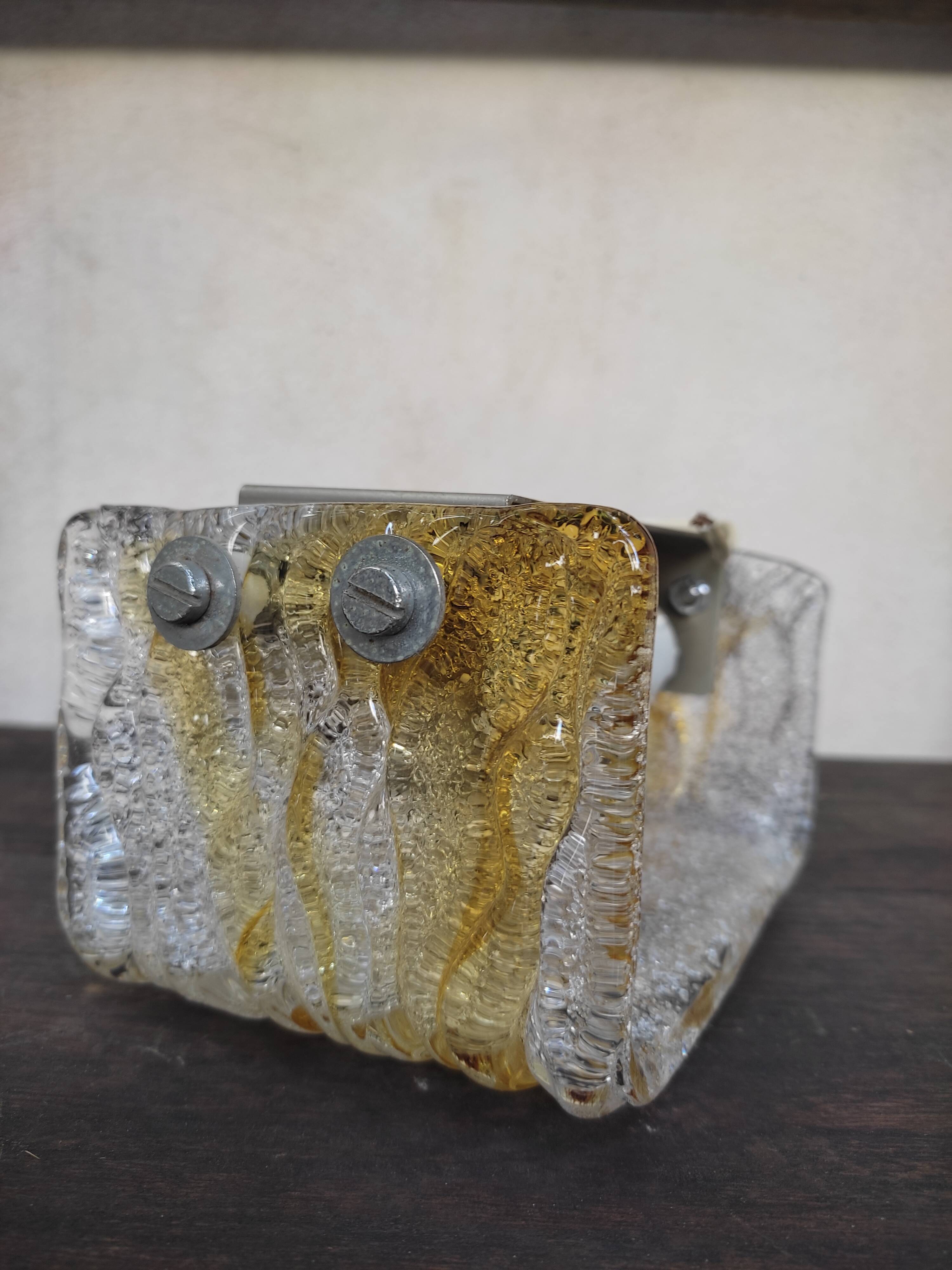 Rectangular wall in textured glass