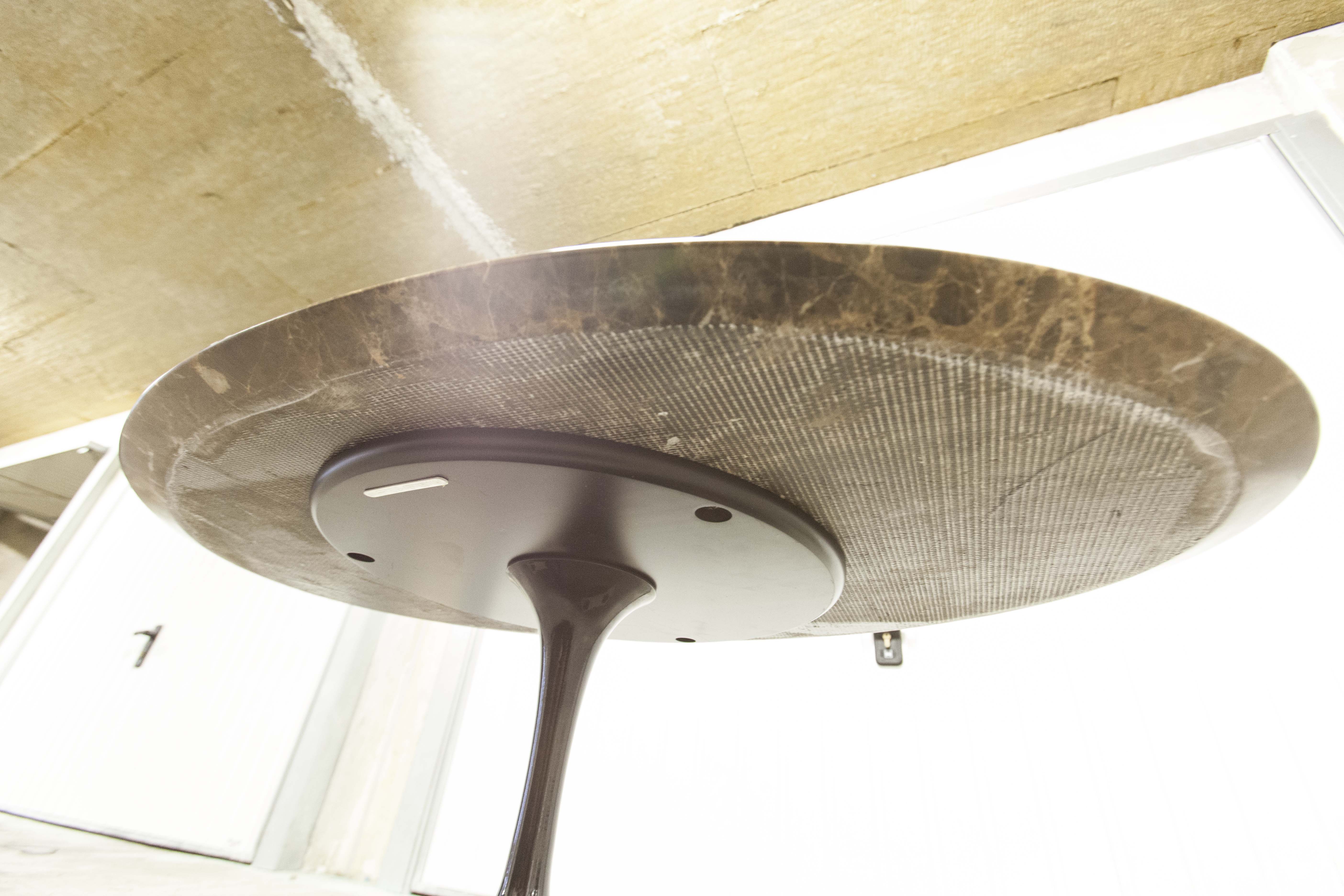 Oval coffee table by Eero Saarinen for Knoll