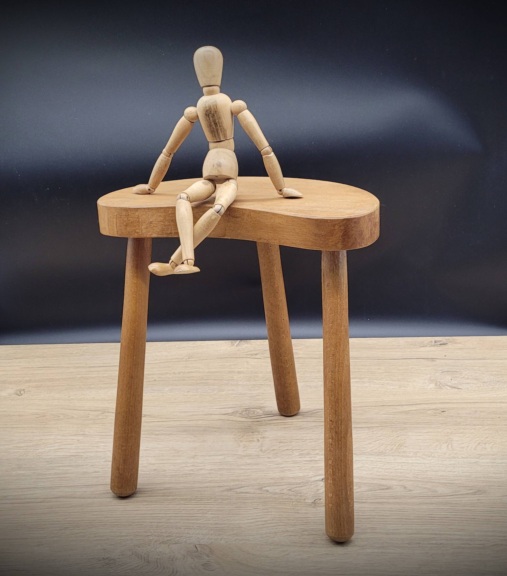 Bean tripod stool