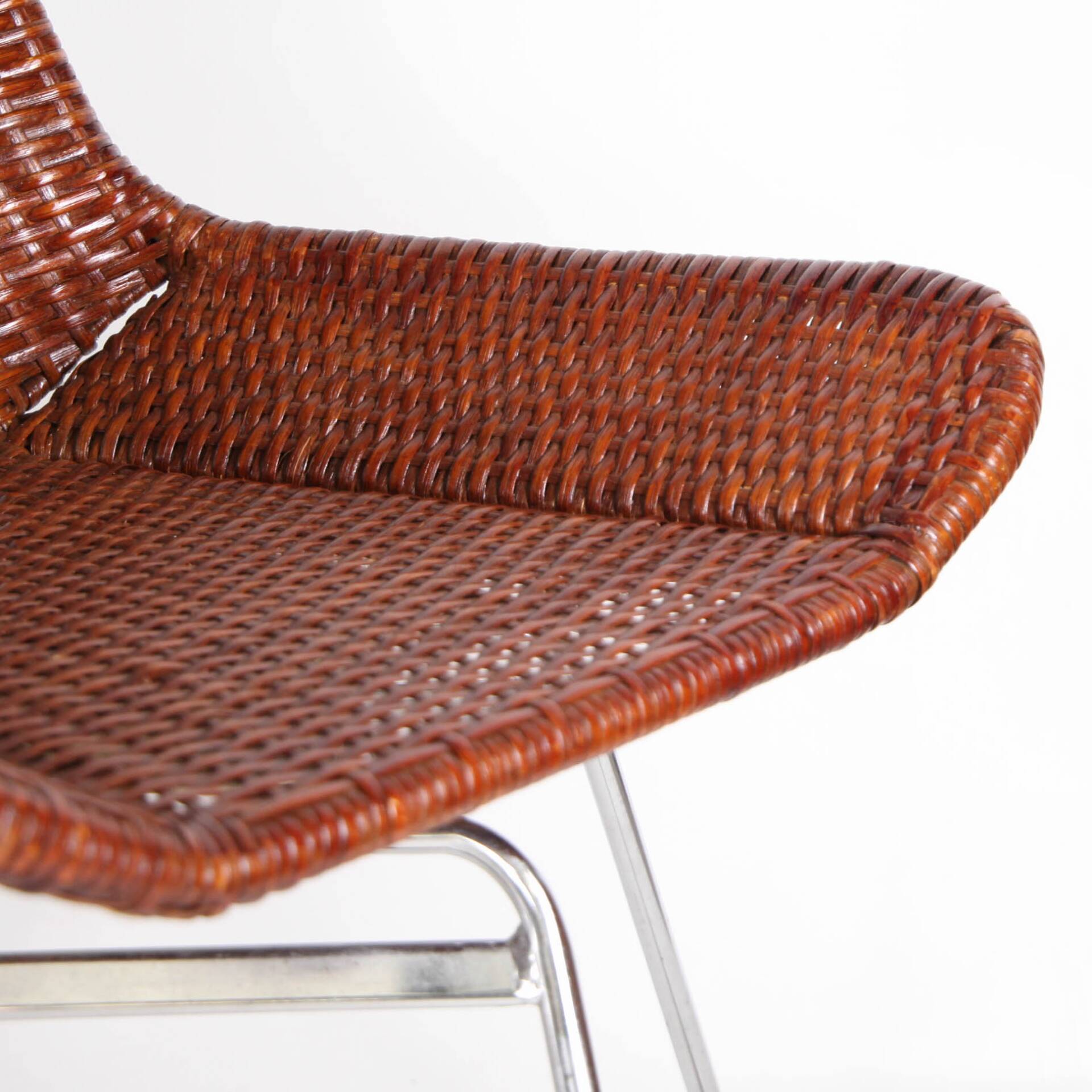 Suite de 4 chaises en rotin et chrome