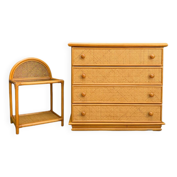 Dresser and its bedside table in rattan caning and vintage oak from the 1970s.
