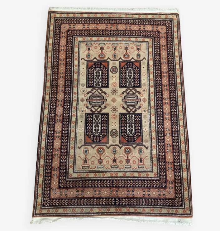 Persian rug in beige wool 150x100