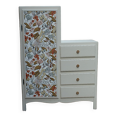 Asymmetrical cabinet