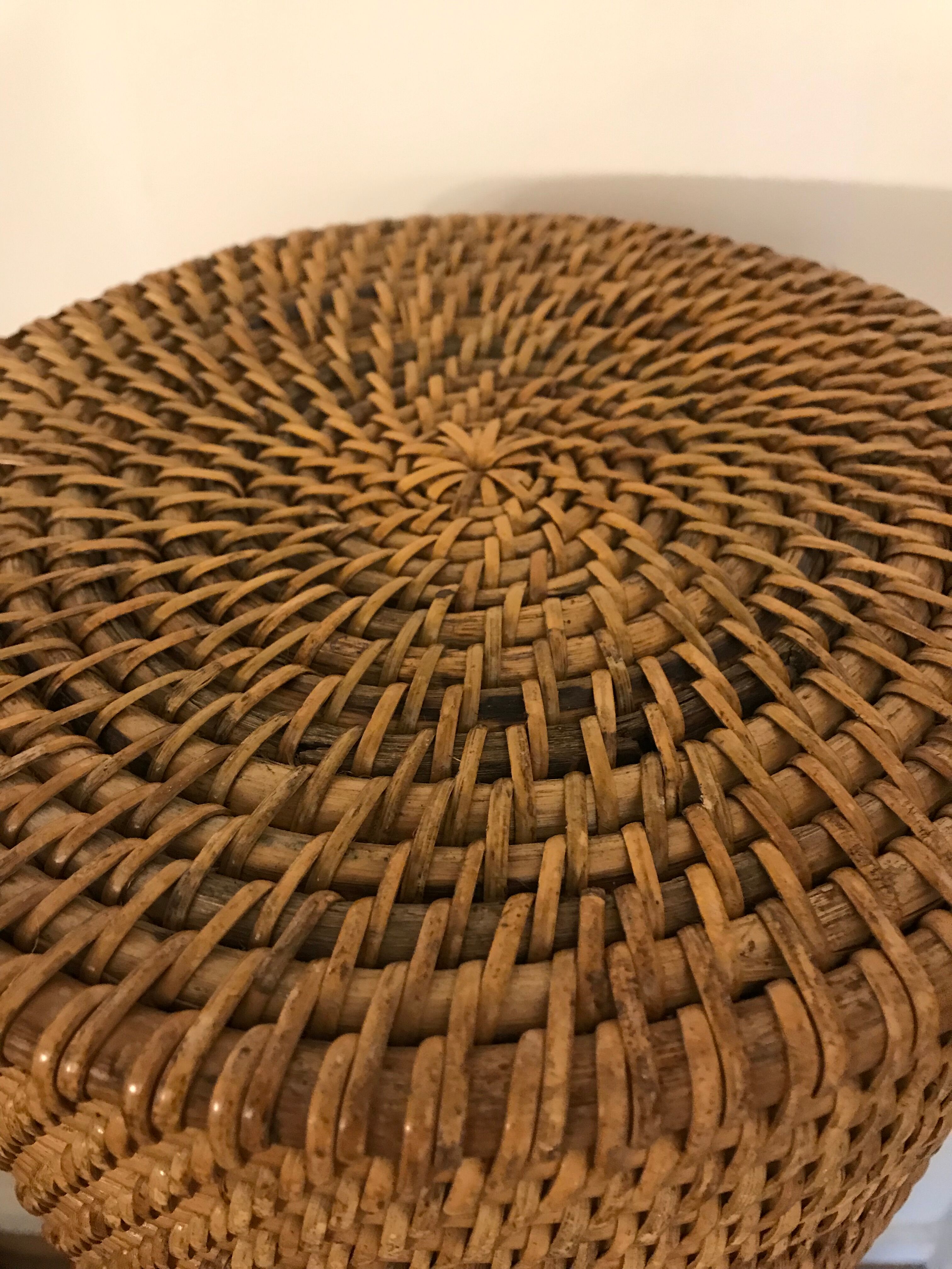 Umbrella wicker and brass