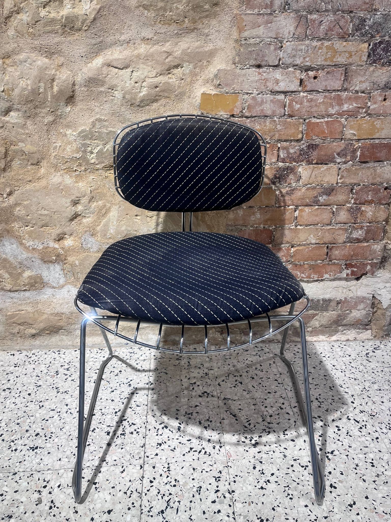 Chaise modèle Beaubourg de Michel Cadestin, 1970