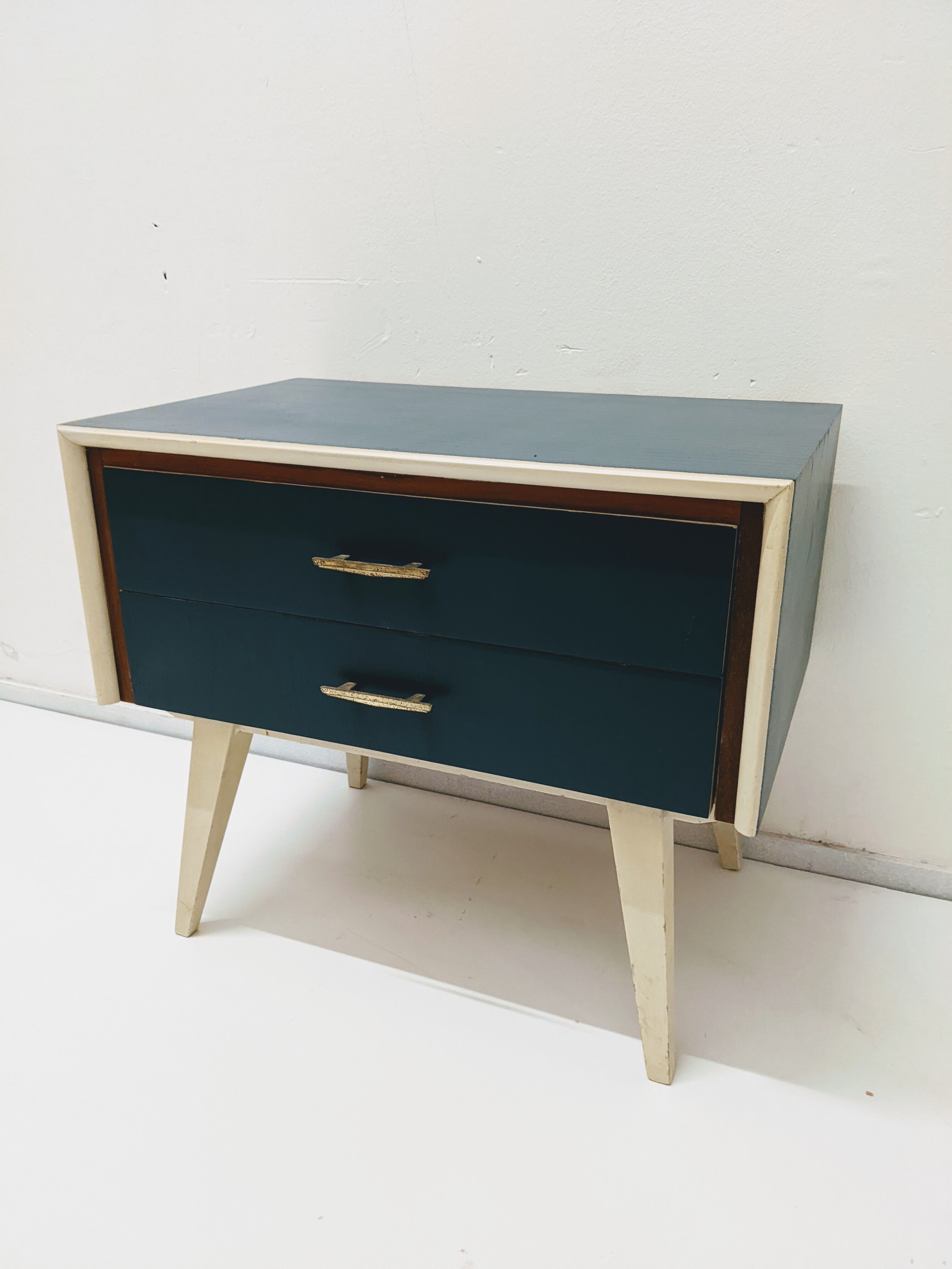 Vintage wooden bedside table / compass legs