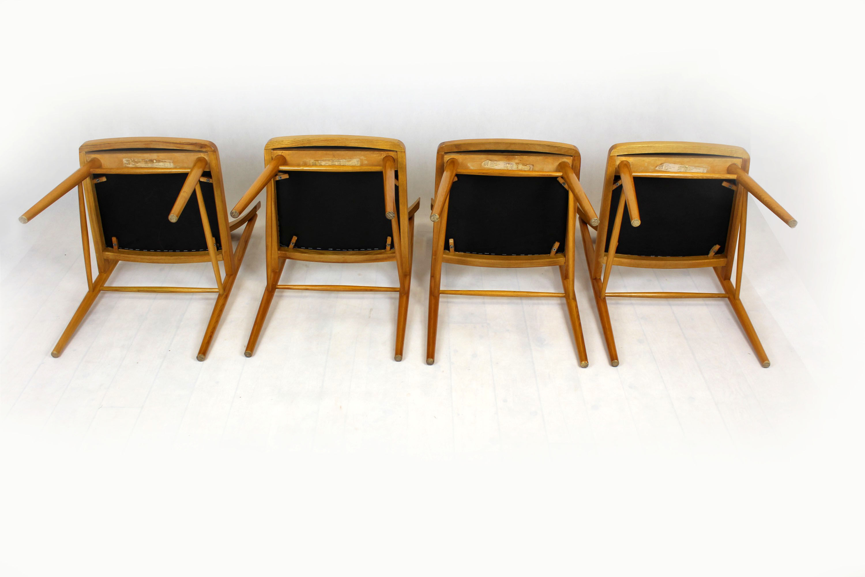 Chaises à manger par Ton, années 1960