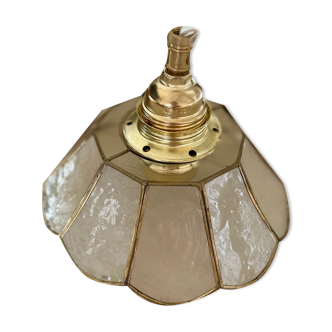 Mother-of-pearl suspension